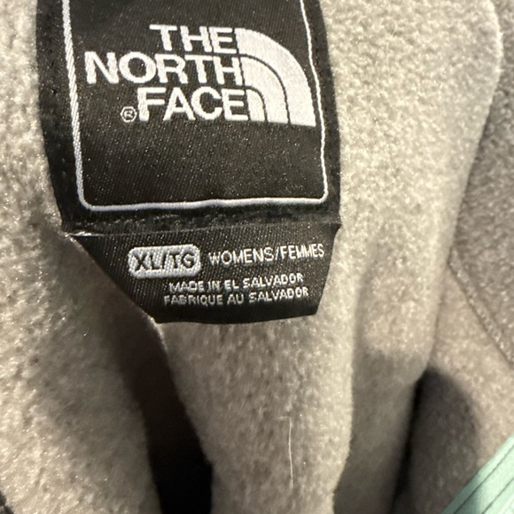 The North Face Women's Gray Fleece Jacket - Picture 3 of 3